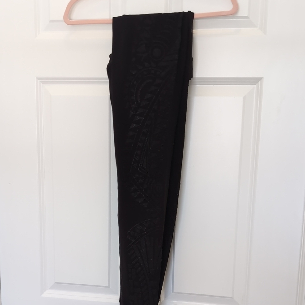 5 for $25  Express Black Patterned Leggings